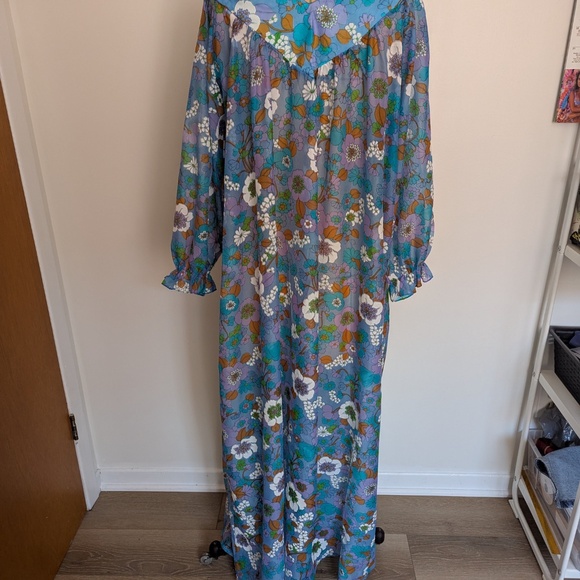 Vintage Flower Nightgown - Picture 8 of 9
